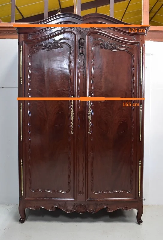 ARMOIRE VOM HAFEN VON NANTES