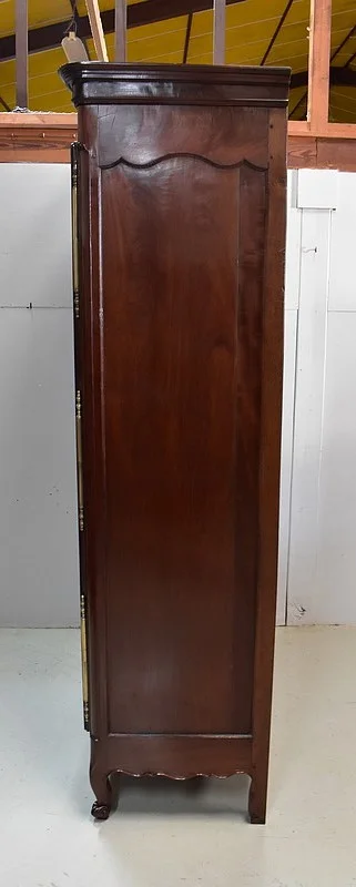 ARMOIRE VOM HAFEN VON NANTES