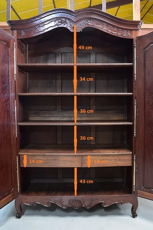 ARMOIRE VOM HAFEN VON NANTES
