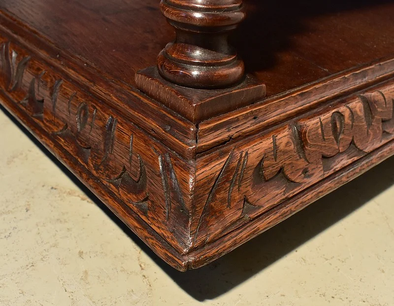 Petite Desserte en Chêne style Louis XIII – Époque 1900