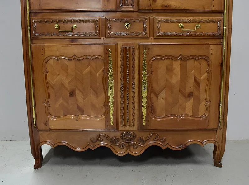 LOUIS XV STYLE BUFFET