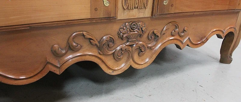LOUIS XV STYLE BUFFET