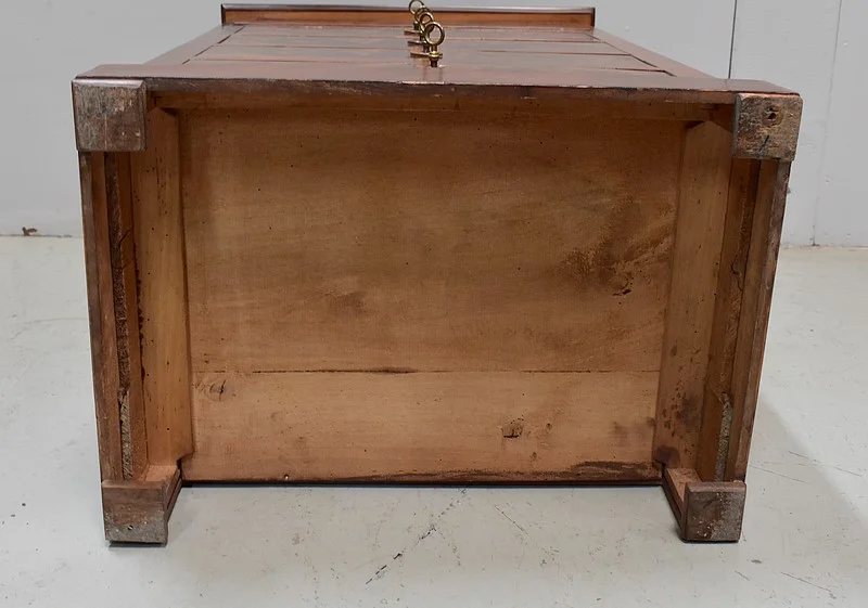 Rare Petite Commode de Toilette, en Placage de Ronce d’Acajou – Fin XIXe