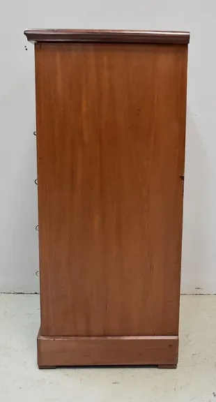 Rare Petite Commode de Toilette, en Placage de Ronce d’Acajou – Fin XIXe