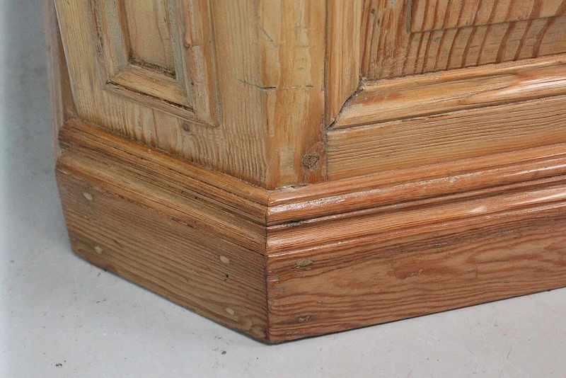 PINE SHOP COUNTER