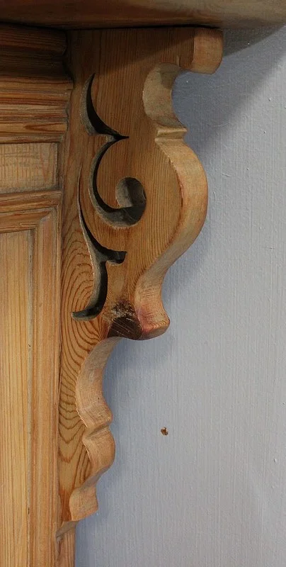 PINE SHOP COUNTER