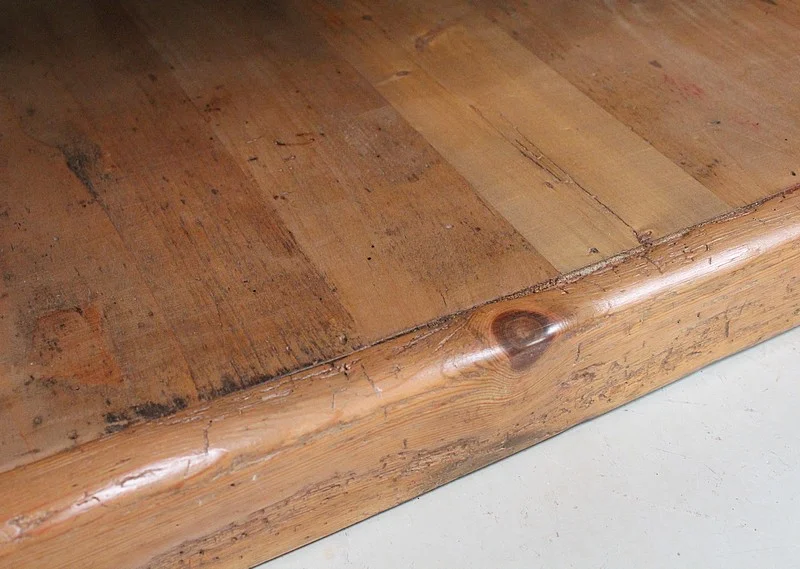 PINE SHOP COUNTER