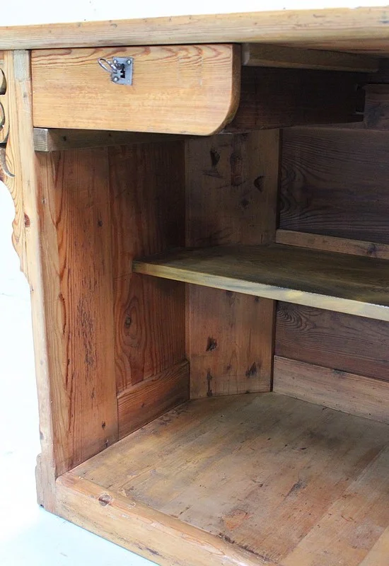 PINE SHOP COUNTER