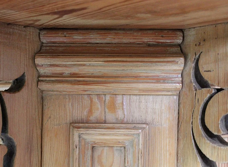 PINE SHOP COUNTER