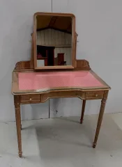 LOUIS XVI STIJLKLEDINGSTAFEL