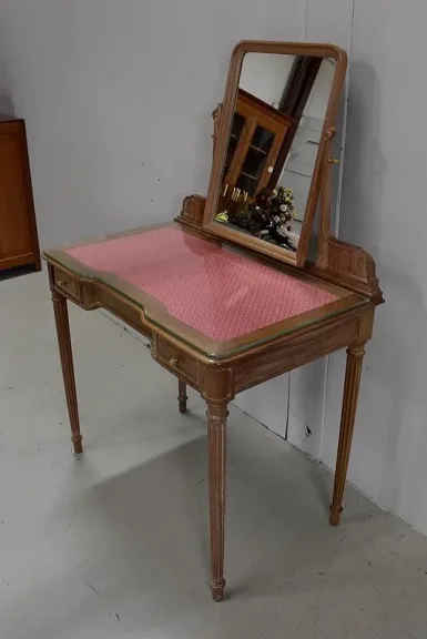 LOUIS XVI STYLE DRESSING TABLE