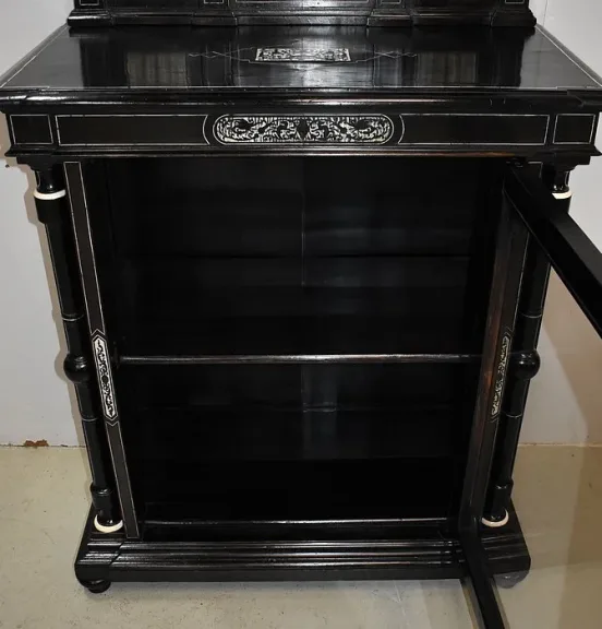 NAPOLEON III PERIOD DISPLAY CABINET