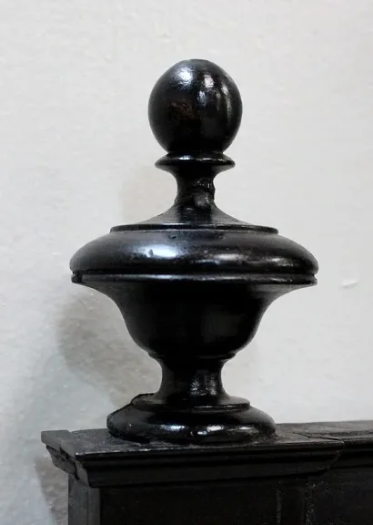NAPOLEON III PERIOD DISPLAY CABINET