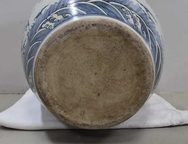 CERAMIC VASE