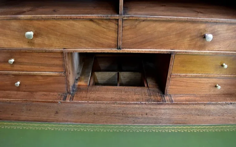 LOUIS XVI PERIOD SECRETAIRE