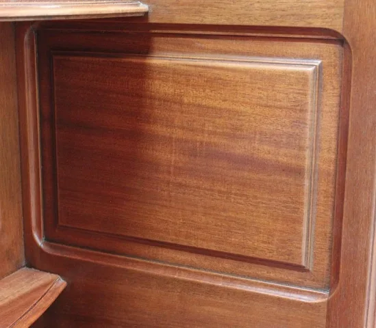 Meuble en Acajou, Art Nouveau – 1900