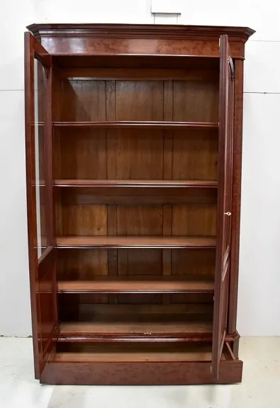 КНИЖНЫЙ МАГАЗИН