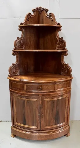 Rare Paire d’Encoignures en Noyer – Fin XIXe