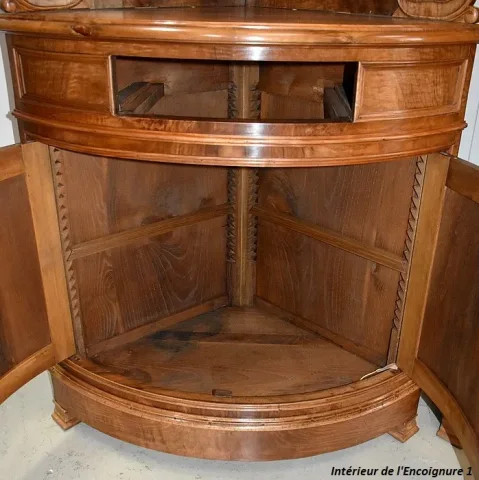 Rare Paire d’Encoignures en Noyer – Fin XIXe