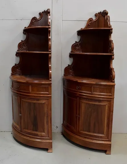 PAREJA DE ARMARIOS DE ESQUINA