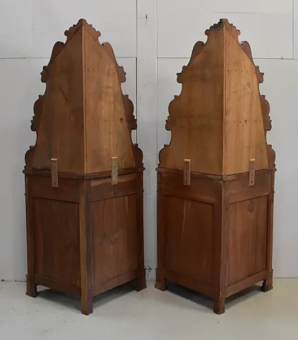 Rare Paire d’Encoignures en Noyer – Fin XIXe
