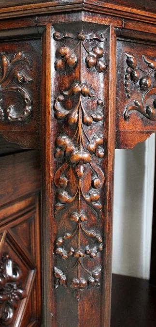 RENAISSANCE STYLE CABINET