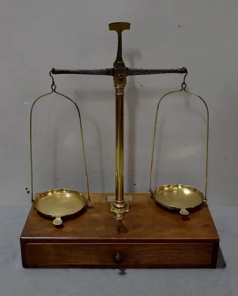 Petite Balance de Bijoutier, type Trébuchet – 1900