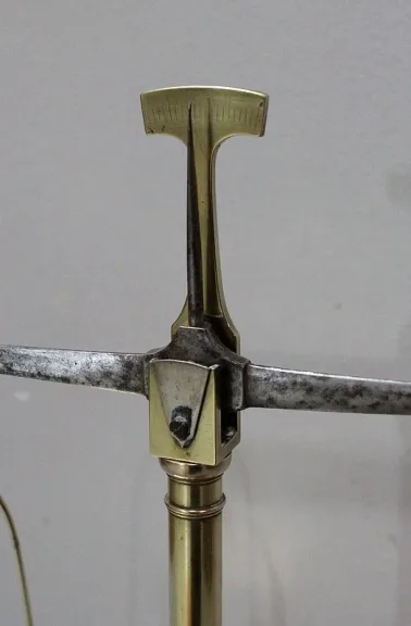 Petite Balance de Bijoutier, type Trébuchet – 1900