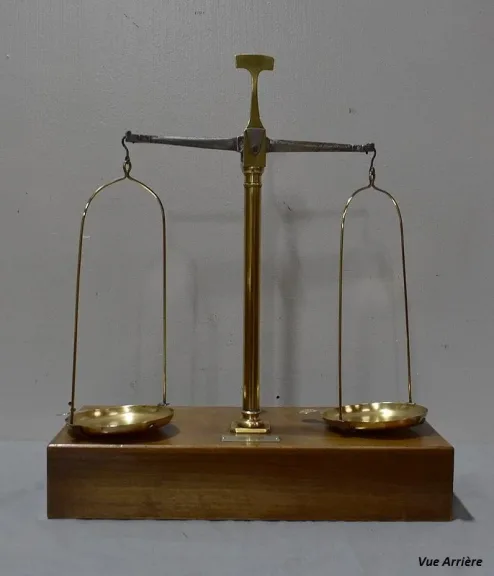 Petite Balance de Bijoutier, type Trébuchet – 1900