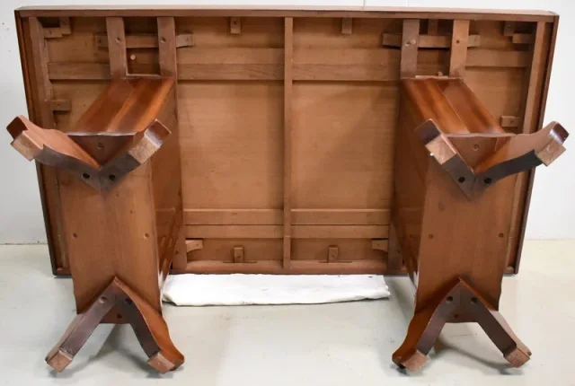FRENCH EXTENDING TABLE