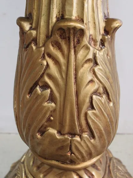 PFLASTERBUST UND SPALTE