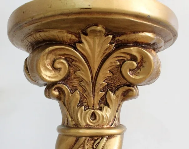 Buste de Fillette et Colonne Torsadée, en Plâtre Doré – 1900 / 1920