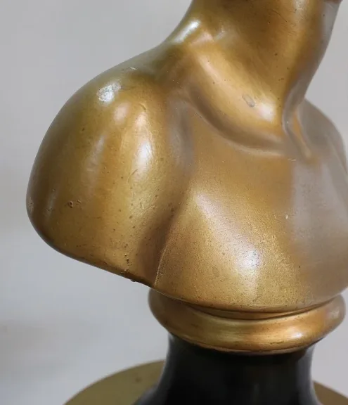 PFLASTERBUST UND SPALTE