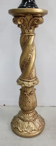 Buste de Fillette et Colonne Torsadée, en Plâtre Doré – 1900 / 1920
