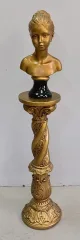 Buste de Fillette et Colonne Torsadée, en Plâtre Doré – 1900 / 1920