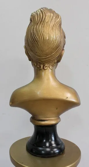 PFLASTERBUST UND SPALTE