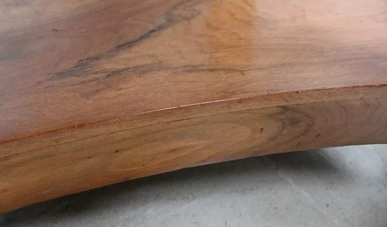 Console de Propriété, en Noyer massif, époque Restauration – Début XIXe