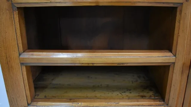 Rare Buffet Deux Corps Régional, en Merisier – 1ère partie XIXe