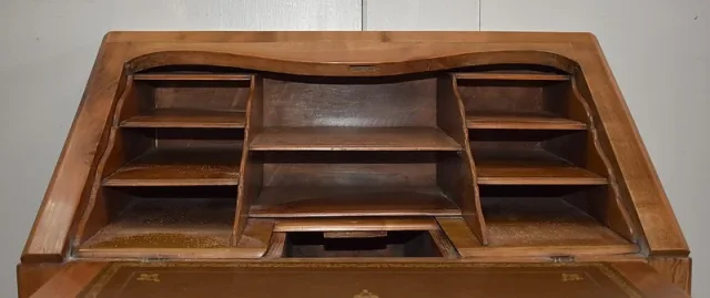 Petit Bureau de Pente en Merisier, style Louis XV – Fin XIXe