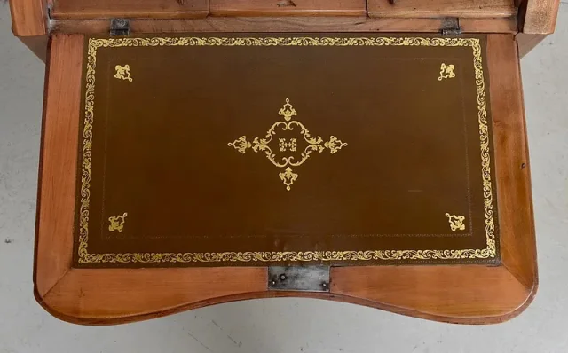 Petit Bureau de Pente en Merisier, style Louis XV – Fin XIXe
