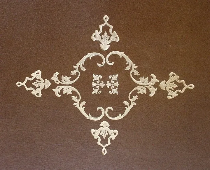 Petit Bureau de Pente en Merisier, style Louis XV – Fin XIXe