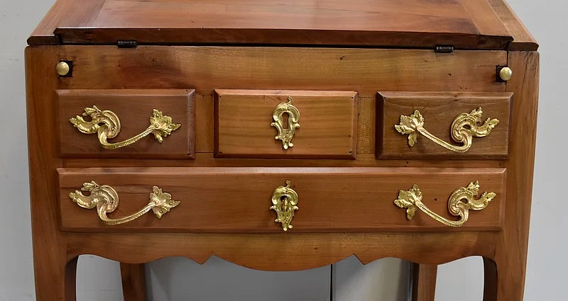 LOUIS XV STYLE SLOPE TOP DESK