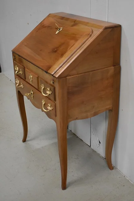 LOUIS XV STYLE SLOPE TOP DESK