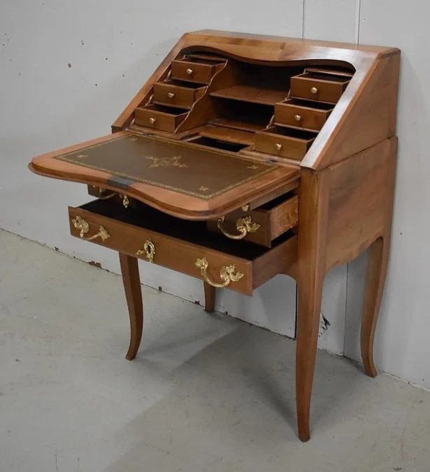 LOUIS XV STYLE SLOPE TOP DESK