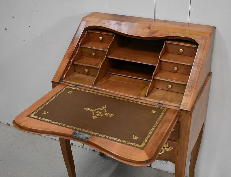 LOUIS XV STYLE SLOPE TOP DESK