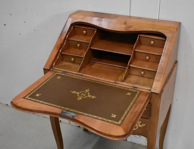 Petit Bureau de Pente en Merisier, style Louis XV – Fin XIXe