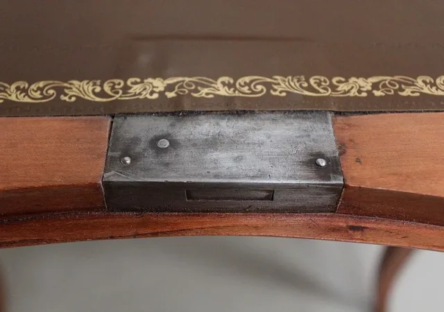 Petit Bureau de Pente en Merisier, style Louis XV – Fin XIXe