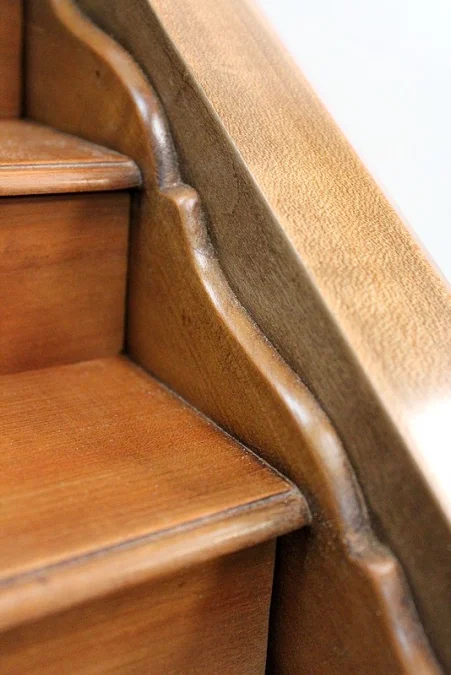 LOUIS XV STYLE SLOPE TOP DESK