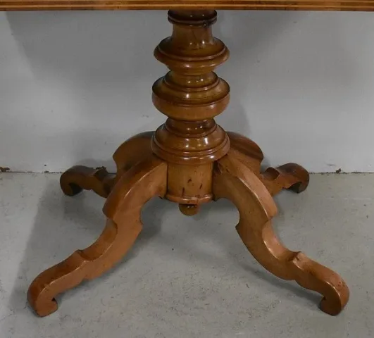 PEDESTAL TABLE