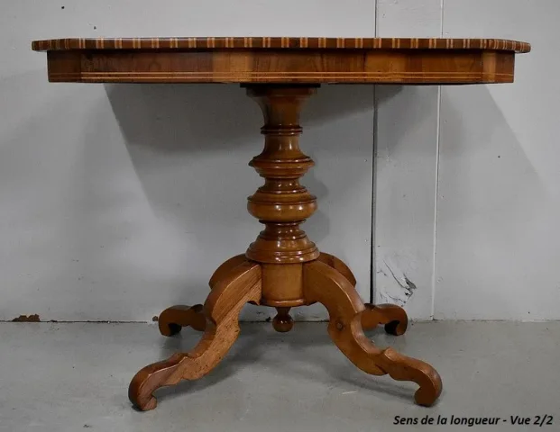PEDESTAL TABLE